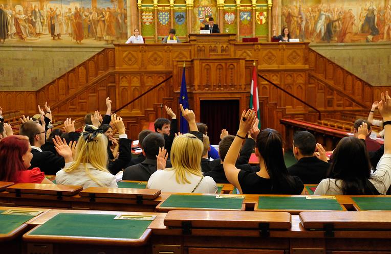 Felhívás | Mint-a-Parlament - Az Országgyűlés törvényhozó munkáját modellező rendezvény, felsőoktatásban résztvevő hallgatók számára