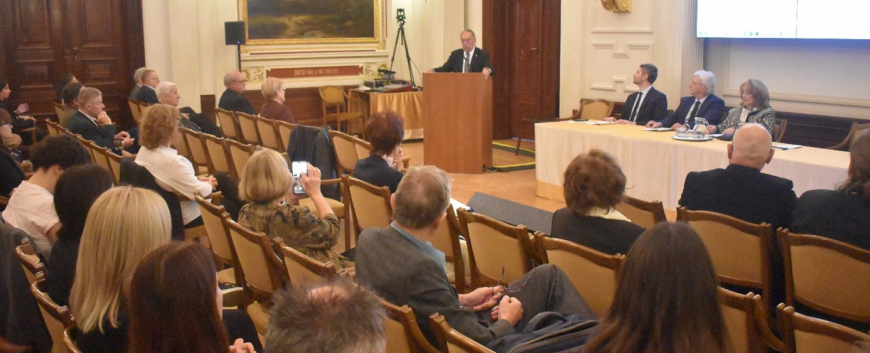 Középkori történetek új fényben: kutatók találkozója az MTA 200 évfordulóján